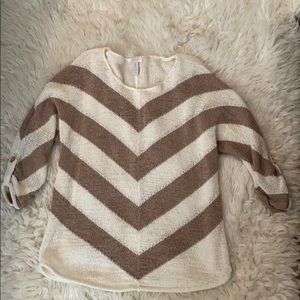 Sweater size 0 fits oversized